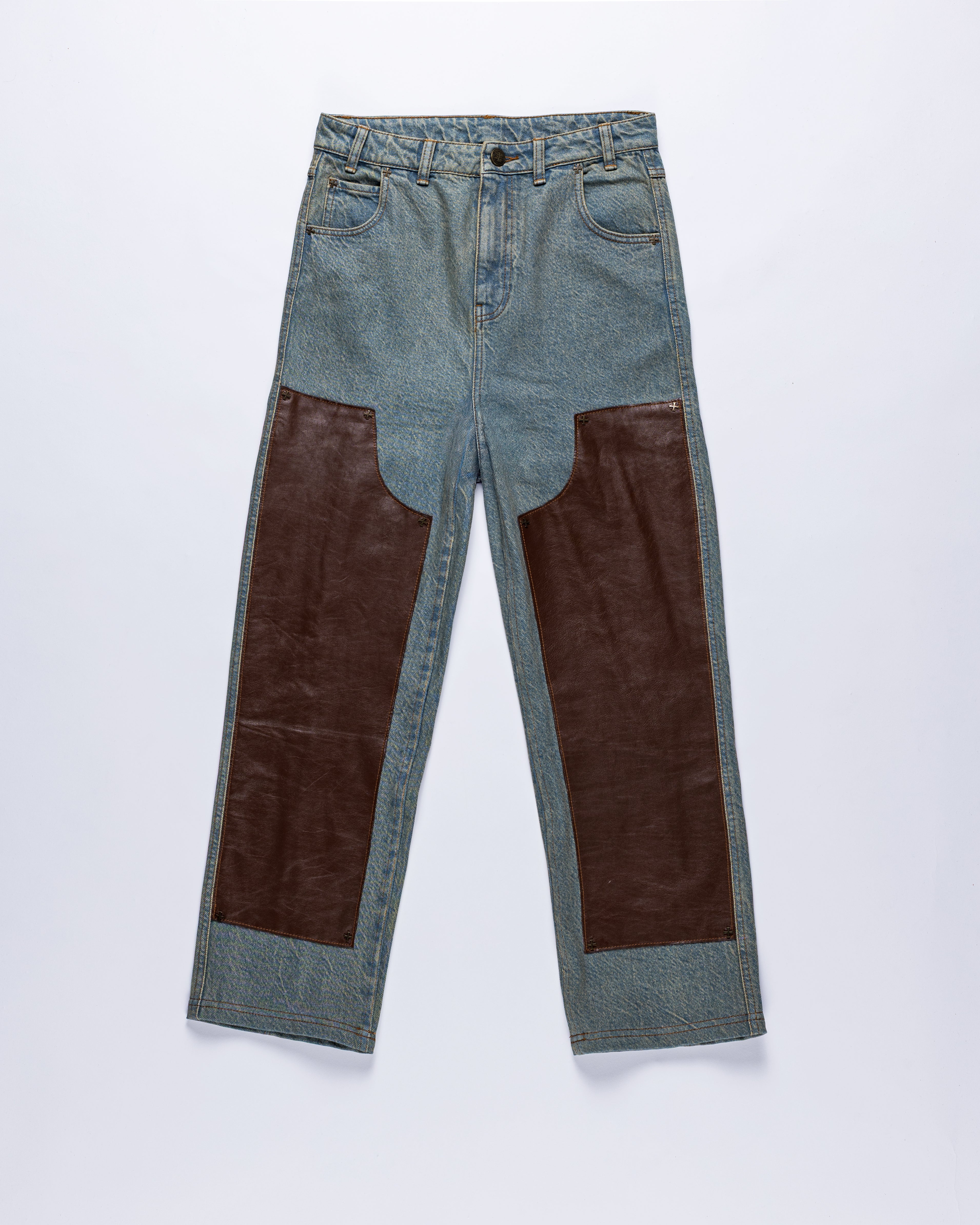 Vaqueros lavados con doble rodilla