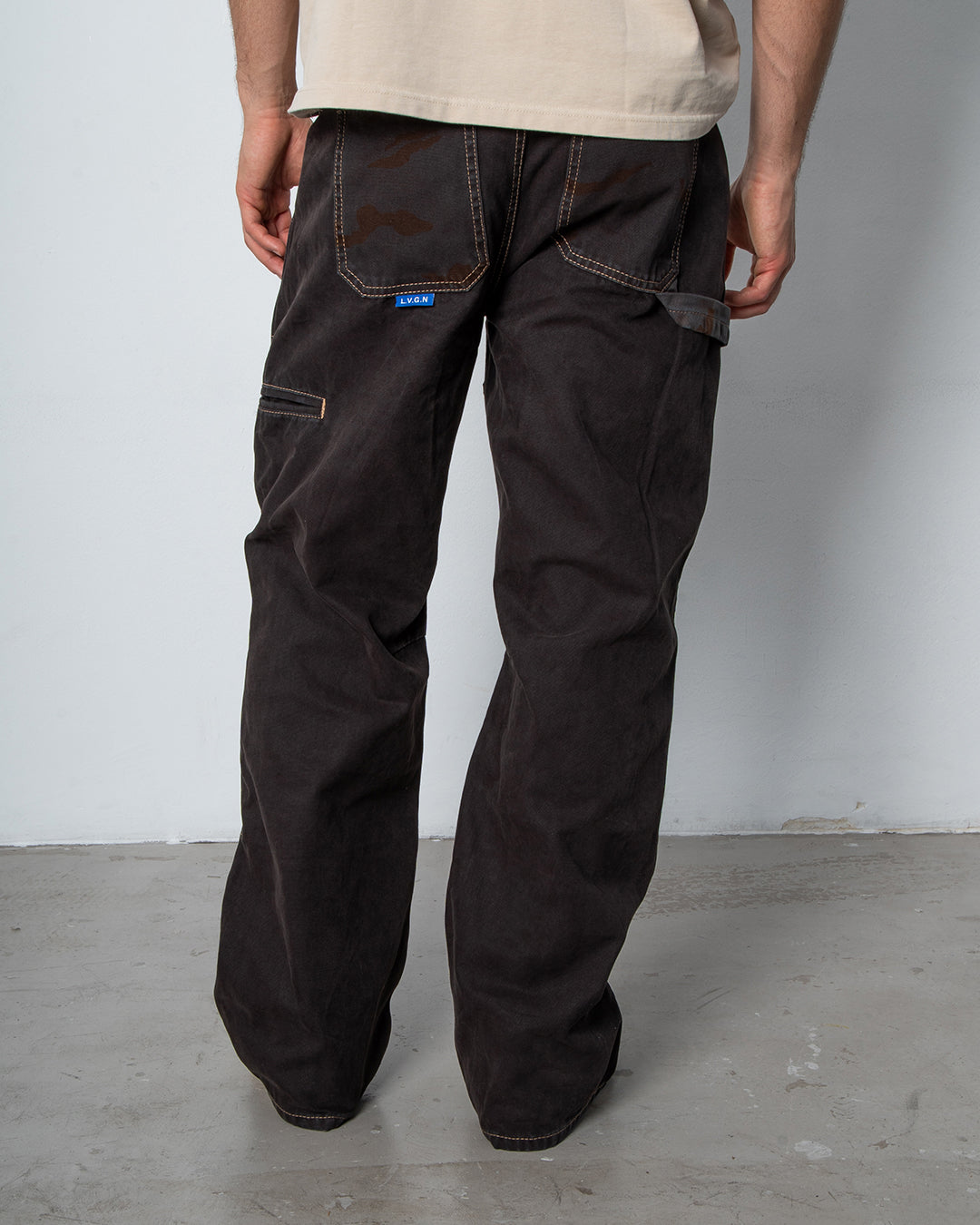 CARPENTER BLACK