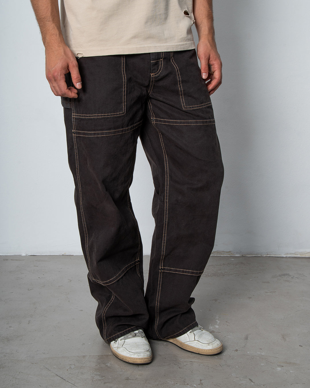 CARPENTER BLACK